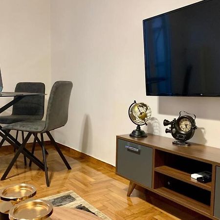 Kallimarmaro 2-Bedroom Apartment アテネ エクステリア 写真